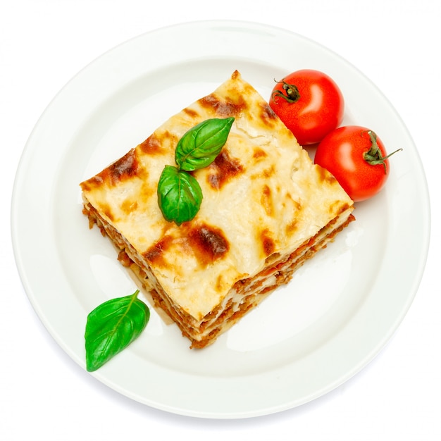 Porcja odizolowywająca na bielu smakowita lasagna