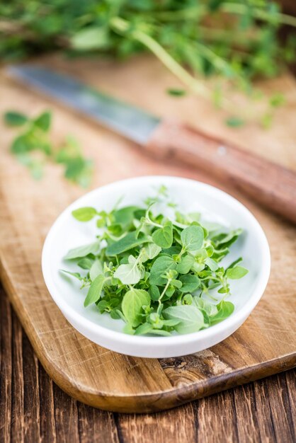 Porcja świeżego oregano