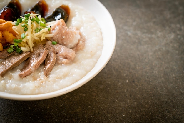 Pork Congee Lub Owsianka Z Miską Wieprzową