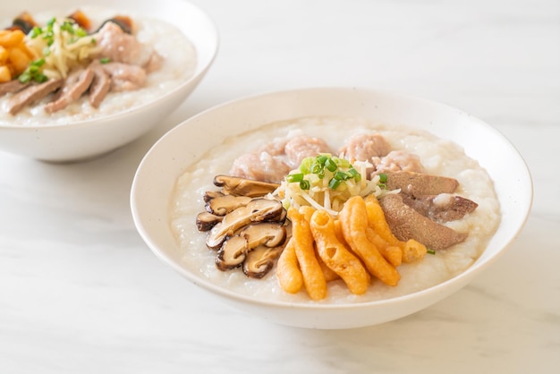 Pork Congee lub Owsianka z Miską Wieprzową