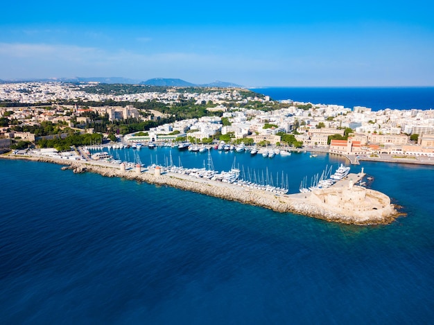 Port Mandraki Miasto Rodos Grecja