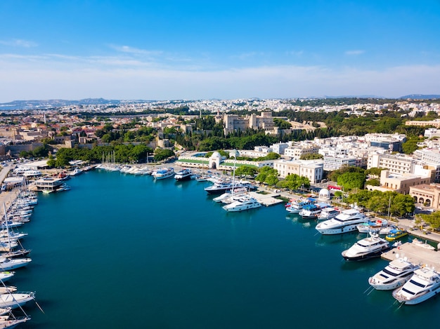 Port Mandraki Miasto Rodos Grecja