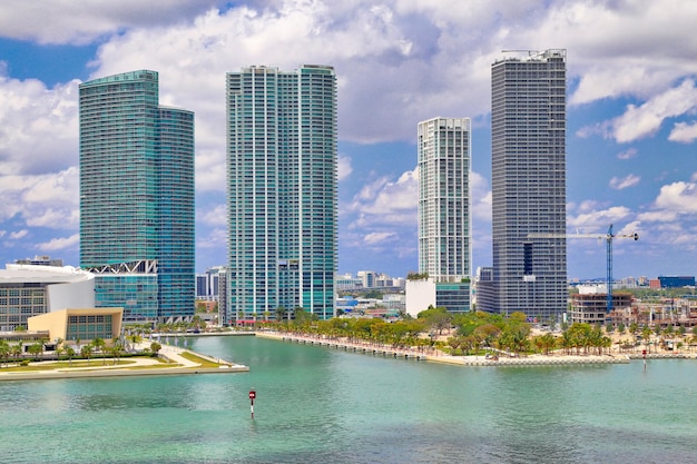 Port USA Miami w jasny słoneczny dzień