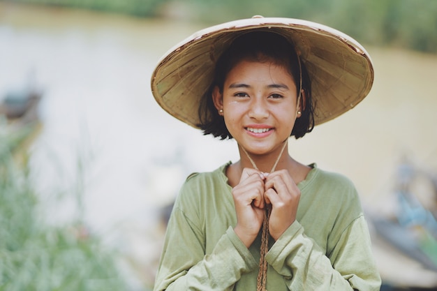 Portret Azjatycki Piękny Birmański Dziewczyna Rolnik W Myanmar