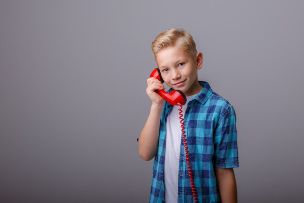 Portret Chłopca Rozmawia Stary Telefon