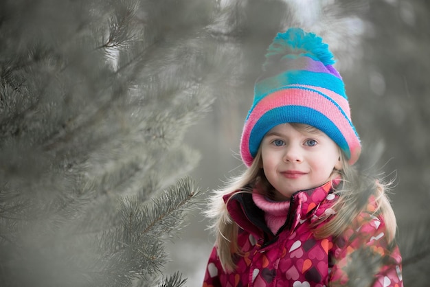 Portret dziewczyny w zimie