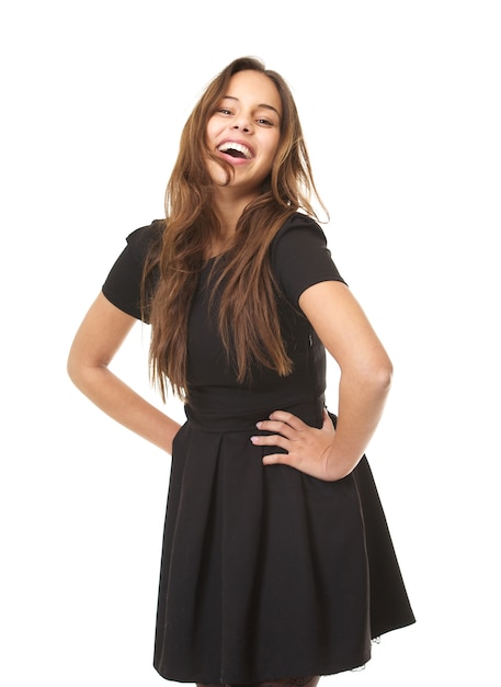 Portret Entuzjastyczna Młoda Kobieta śmia Się W Czerni Sukni