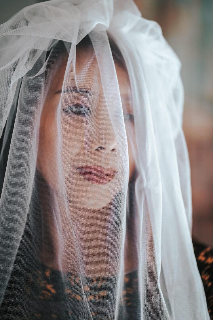 Zdjęcie portret kobiety w masce z bliska