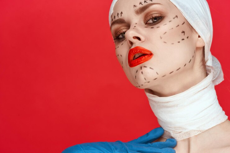 Zdjęcie portret młodej kobiety na żółtym tle