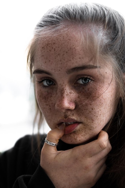 Portret młodej kobiety
