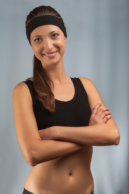 Portret młodej sportowej dziewczyny