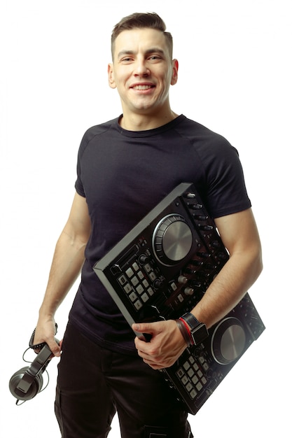 Portret Młody Dj Odizolowywający Na Bielu