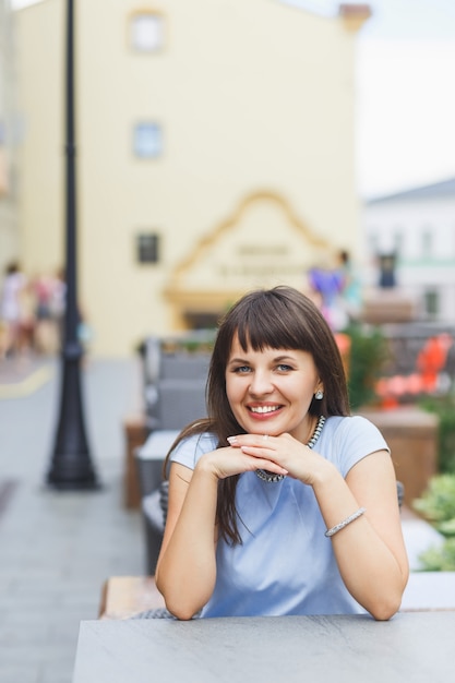 Portret piękna caucasian kobieta