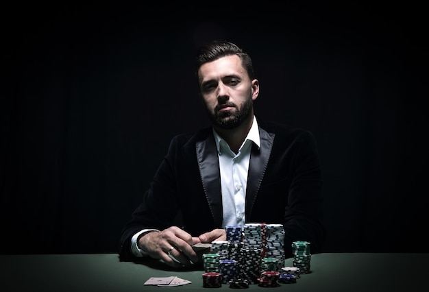 Portret profesjonalnego pokerzysty
