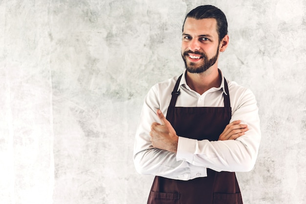 Portret Przystojny Brodaty Mężczyzna Właściciela Małego Barista Uśmiecha Się Na ścianie ściany