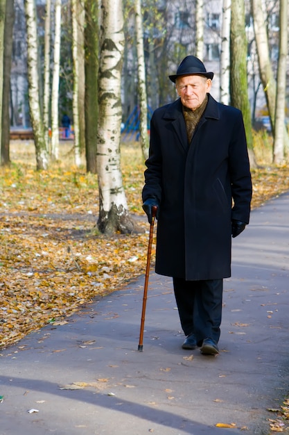 Zdjęcie portret starego starszego mężczyzny