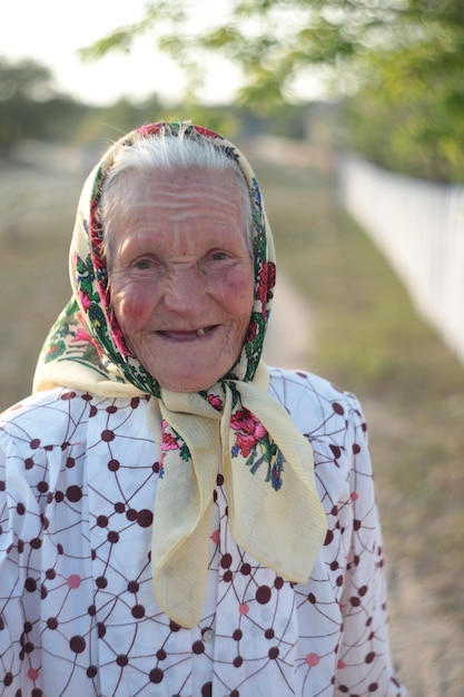 Zdjęcie portret starej babci