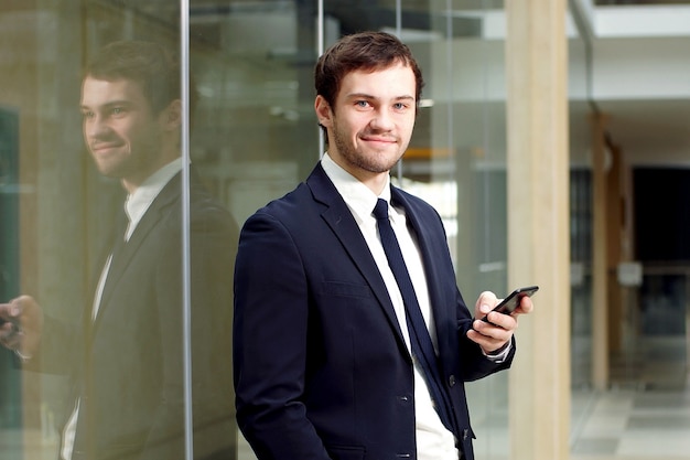 Portret Ufny Biznesmen W Nowożytnym Biurze.