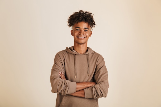 Portret Uśmiechniętego Młodego Afroamerykańskiego Mężczyzny