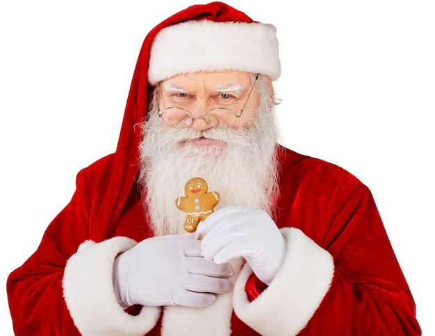 Portret uśmiechniętego Świętego Mikołaja na białym tle