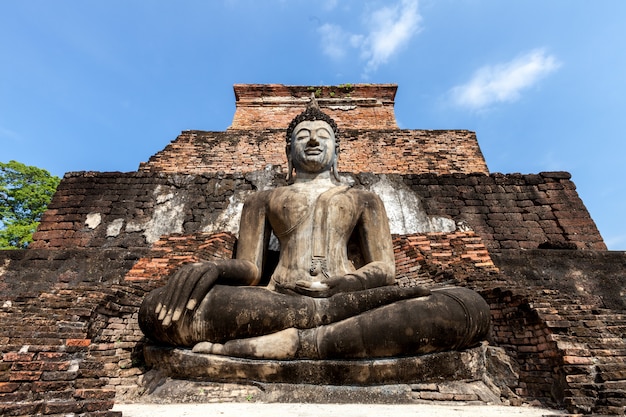 Posąg Buddy w Sukhothai