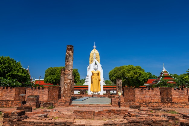 Posąg Buddy w Wat Phra Si Rattana Mahathat