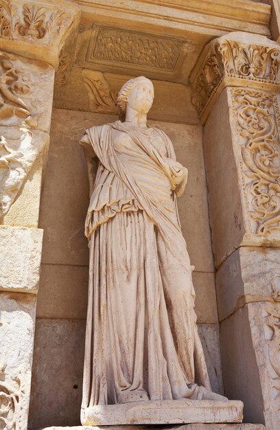 Posąg fasady biblioteki Celsus Ephesus Turcja