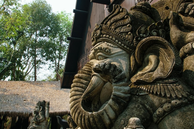 Posąg hinduskiego boga słoni Ganesha w Chiang Rai