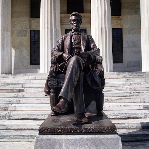 Posąg Lincolna Przed Muzeum Historii Bawołów