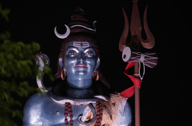 Posąg Sziwy, Sziwy w mitologii hinduskiej, jednego z najwyższych bogów