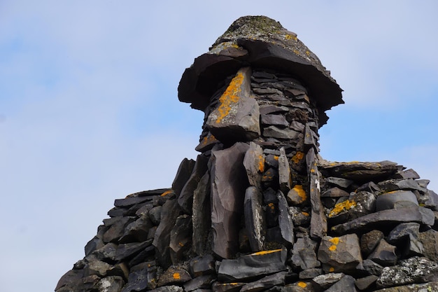 Posąg trolla Bardura Snaefellasa w wiosce rybackiej Arnastrapi w Islandii zbliżenie