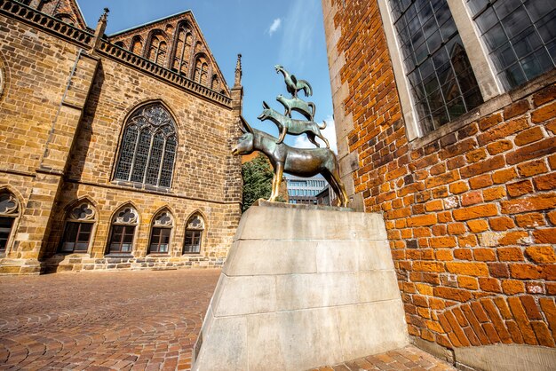 Posąg z brązu autorstwa Gerharda Marcksa przedstawiający muzyków z Bremy w Bremie w Niemczech
