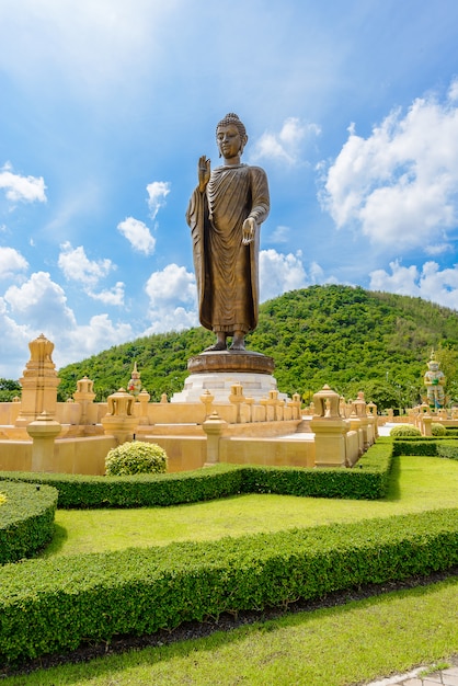 Posągi Buddy W Tajskim Szablonie