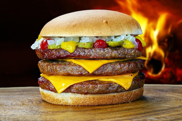 Zdjęcie potrójny burger