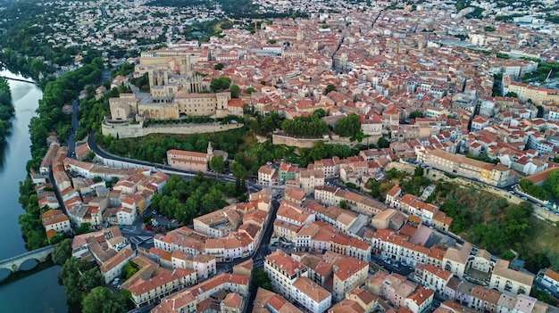 Powietrzny odgórny widok Beziers grodzka architektura i katedra od above, Południowy Francja