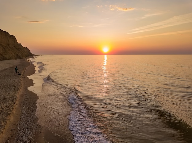 Powietrzny Panoramiczny Widok Wschód Słońca Nad Morzem.