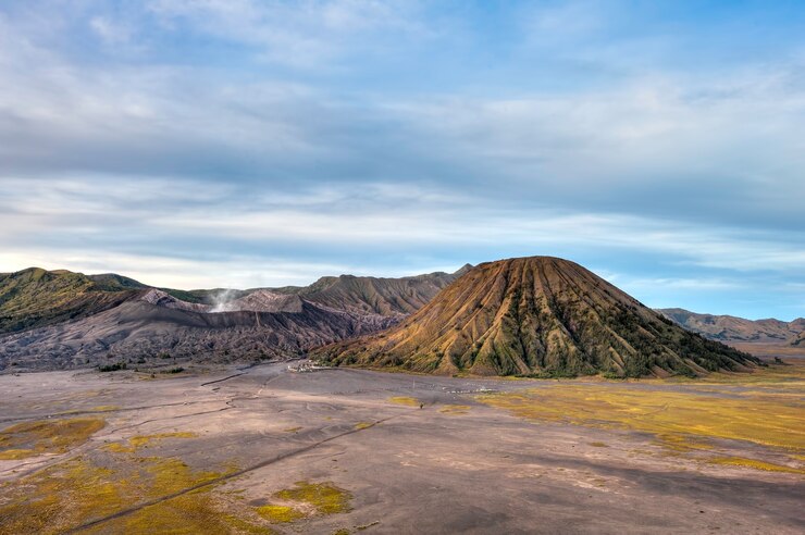 Powulkaniczny plateau góra Bromo, Jawa, Indonezja