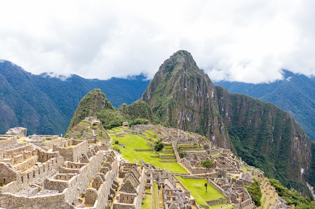 Pozostałości archeologiczne machu picchu położone w górach cusco