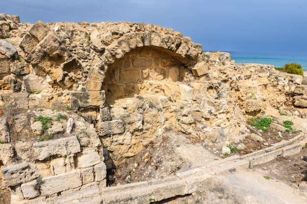 Zdjęcie pozostałości starożytnego miasta salamis, królestwa miasta z epoki żelaza i starożytne miasto na wschodzie śródziemnomorskiej wyspy cypr 1