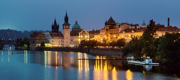 Praga w nocy