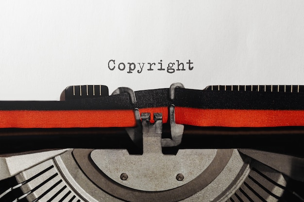 Zdjęcie prawa autorskie do tekstu wpisanego na maszynie do pisania w stylu retro