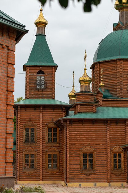 Prawosławna drewniana cerkiew Koncepcja religia podróż architektura