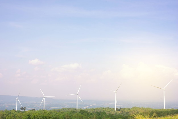 Produkcja Energii Elektrycznej Za Pomocą Turbin Wiatrowych, Energia Naturalna.