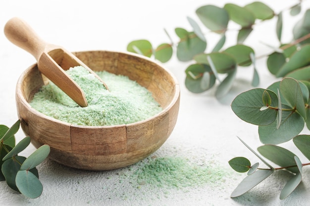 Produkty do masażu i spa sól z eukaliptusem