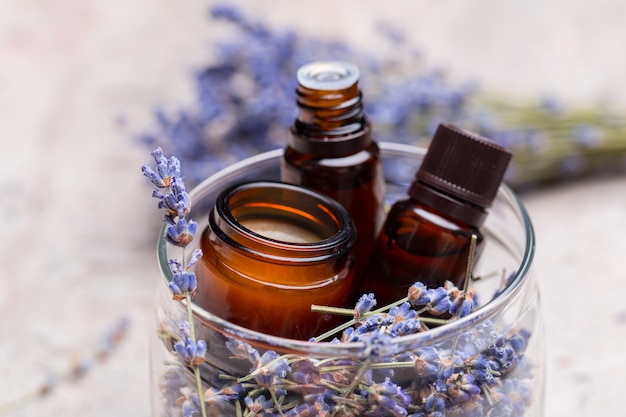 Produkty do pielęgnacji ciała Lavender. Aromaterapia, spa i naturalne pojęcie opieki zdrowotnej