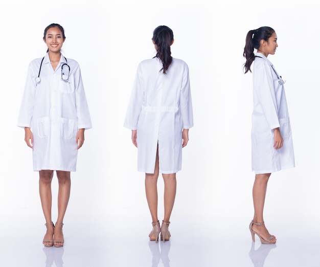 Professional Asian Beautiful Doctor Pielęgniarka kobieta w labcoat uniform włosy stetoskop uśmiecha się, stoi i spacery w szpitalu medycznym, studio oświetlenie białe tło, kolaż grupa opakowanie pełnej długości 360