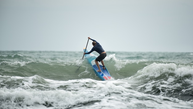 Professional Stand Up Paddle Atlete Do Stacji Sup Koh Chang