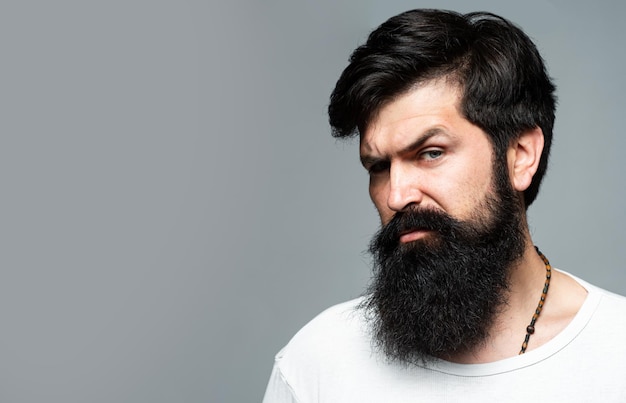 Profil twarzy męskiej z brodą i wąsami retro brodą męska koncepcja pielęgnacji włosów brodaty brutalny hipster