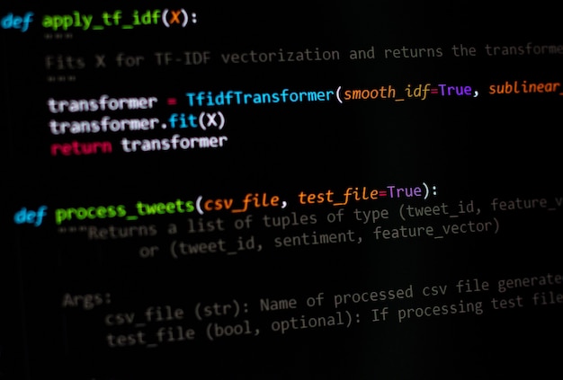 Programista Python, skrypt java, html, kod źródłowy css na ekranie monitora. pisanie scenariusza programisty. kodowanie programu. programista edycji kodu tła. Technologia tła bliska strzał.