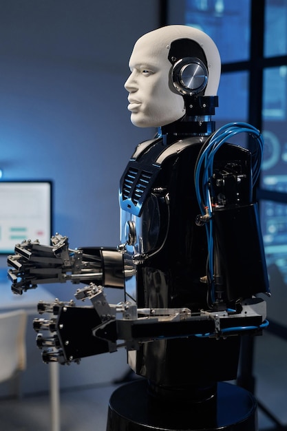 Programowanie cyborga robota w laboratorium